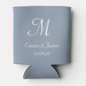 Dusty Blauw Monogram Bruiloft Party Favor Blikjeskoeler (Voorkant)