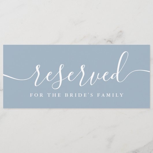 Dusty Blauw Script Bruiloft Gereserveerde Stoel Te (Achterkant)