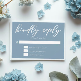 Dusty Blauw Wit Typografie Kustbruiloft RSVP Kaartje
