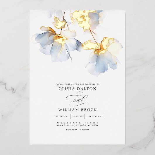 Dusty Blauwe en Gouden Bloemen Minimalistische Bru Folie Uitnodiging (Voorkant)