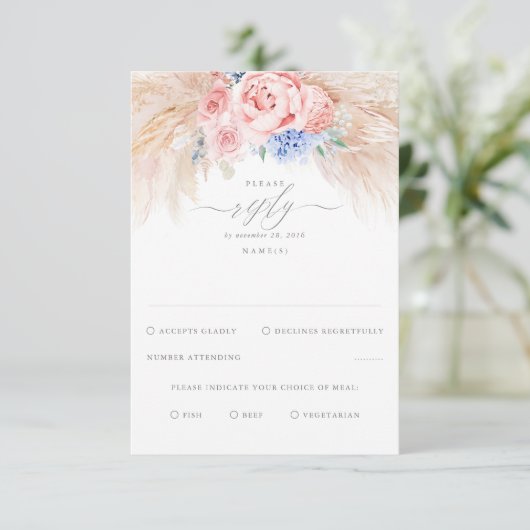 Dusty Blauwe en Roze Bloemen Exotische Bruiloft RS RSVP Kaartje (Staand voorkant)