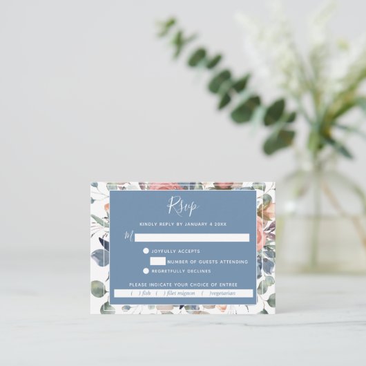 Dusty Blue and Greenery, zalige Floral RSVP-kaart Informatiekaartje (Staand voorkant)