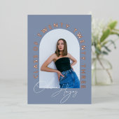 Dusty Blue Arch Foto Afstuderen Folie Uitnodiging (Staand Voorkant)