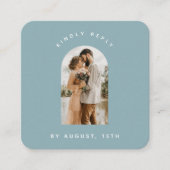 Dusty Blue Arch Photo QR Code Online Weddenschap R Informatiekaartje (Voorkant)