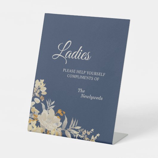 Dusty Blue Autumn Boho Wedding Dames Bathroom Reclamebord Met Voetstuk (Voorkant)