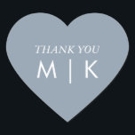 Dusty Blue Bedankt Monograms Trendy Wedding Hart Sticker<br><div class="desc">Gedrukt met monogram initialen (die u kunt bewerken,  wijzigen en personaliseren) in aangepaste stoffige blauwe kleur met aangepaste bedankbericht!</div>