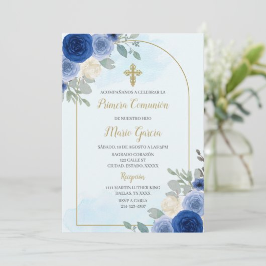 Dusty blue bloemeneerste communie Uitnodiging (Staand voorkant)
