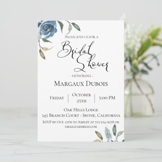 Dusty Blue Botanical Bridal Shower Uitnodiging (Staand voorkant)
