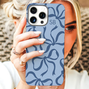 Dusty Blue Bow Monogram iPhone 16 Pro Max Hoesje