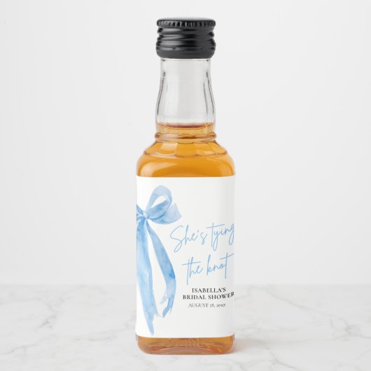 Dusty Blue Bow Ze bindt de knoop Vrijgezellenfeest Likeurfles Etiket (Voorkant)