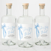 Dusty Blue Bow Ze bindt de knoop Vrijgezellenfeest Likeurfles Etiket (Flessen)