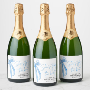 Dusty Blue Bow Ze bindt de knoop Vrijgezellenfeest Sparkling Wijnetiket