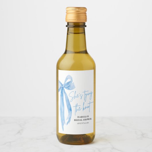 Dusty Blue Bow Ze bindt de knoop Vrijgezellenfeest Wijn Etiket (Voorkant)