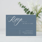Dusty Blue Calligraphy Eenvoudige minimalistische  RSVP Kaartje (Staand voorkant)
