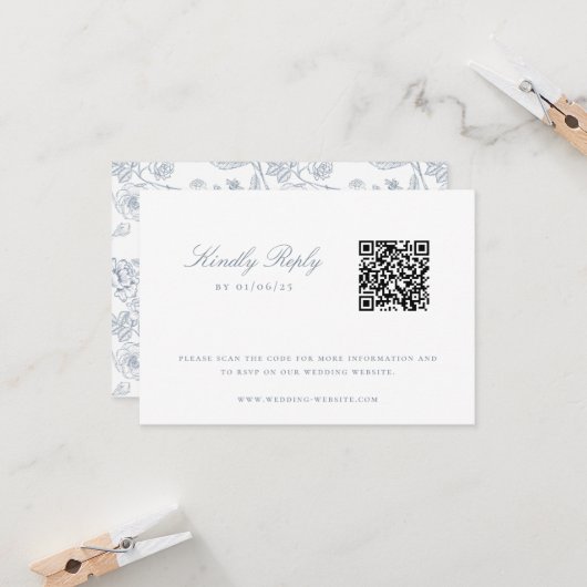 Dusty Blue Chinoiserie Wedding QR Code Kaart (Voorkant / Achterkant in situ)