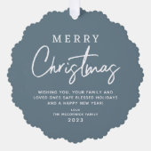 Dusty Blue Christmas Script Familienaam Aangepast Ornament Kaart (Voorkant)
