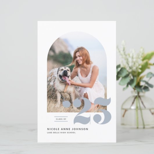 Dusty Blue Class of 2025 Arch Photo Afstuderen (Staand voorkant)