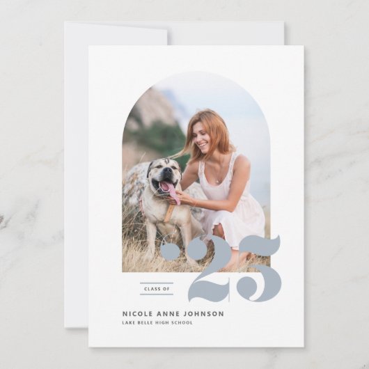 Dusty Blue Class of 2025 Arch Photo Afstuderen Aankondiging (Voorkant)