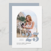 Dusty Blue Class of 2025 Arch Photo Afstuderen Aankondiging (Voorkant / Achterkant)