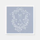 Dusty Blue Classic Floral Crest Monogram Huwelijk Servet (Voorkant)