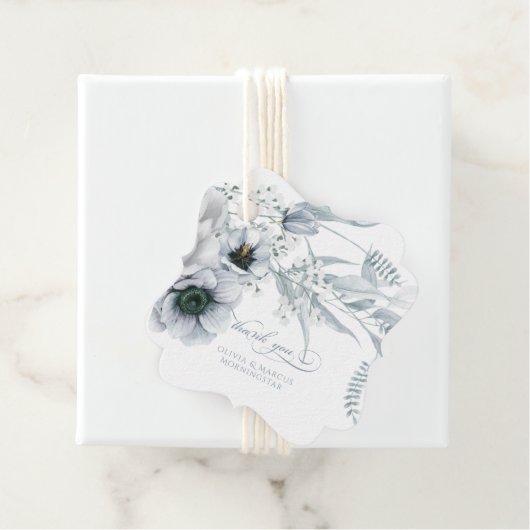 Dusty Blue Cream Anemone Peony Wedding Bedankjes Labels (In situ)