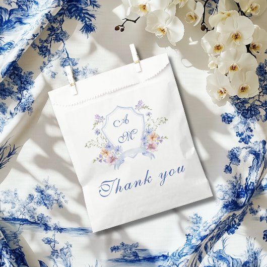 Dusty Blue Crest Floral Wedding Bedankzakje
