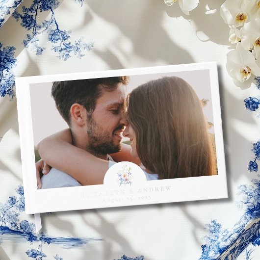 Dusty Blue Crest Floral Wedding Gastenboek