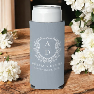 Dusty Blue Crest Modern Monogram Wedding Seltzer Blikjeskoeler