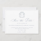 Dusty Blue Crest Monogram Weddenschap QR Code Save The Date (Voorkant)