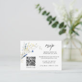 Dusty Blue Dainty Floral QR Code Wedding RSVP Informatiekaartje (Staand voorkant)