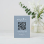 Dusty Blue Eenvoudig Minimalistisch QR Code Bruilo Informatiekaartje (Staand voorkant)
