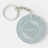 Dusty Blue Elegant Damask persoonlijke Sleutelhang Sleutelhanger (Voorkant)