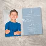 Dusty Blue Elegant First Heilige Communfoto Save The Date<br><div class="desc">Elegant First Heilige Communion-handtekening slaat de datumuitnodiging op met een elegante naam van de scripthandtekening en een speciale foto op een stoffige blauwe achtergrond. Personaliseer met uw speciale gebeurtenisinformatie in het schrijven van het onderwerp. Ontworpen door: Thisnotme©</div>