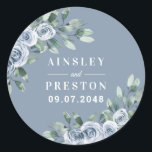 Dusty Blue Elegant Floral Boho Roos Rustic Wedding Ronde Sticker<br><div class="desc">Het ontwerp is voorzien van elegante waterverf greenery met boho dusty blue roos florale elementen. Het ontwerp kenmerkt ook een moderne typografische doopvontlay-out.</div>