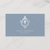 Dusty Blue Elegant Lady Crest Faux Silver Visitekaartje (Voorkant)