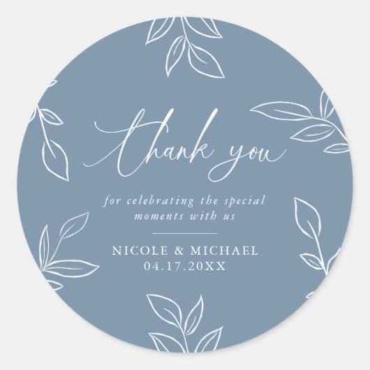 Dusty Blue Elegant Leaves Weddenschap Bedankt Ronde Sticker (Voorkant)