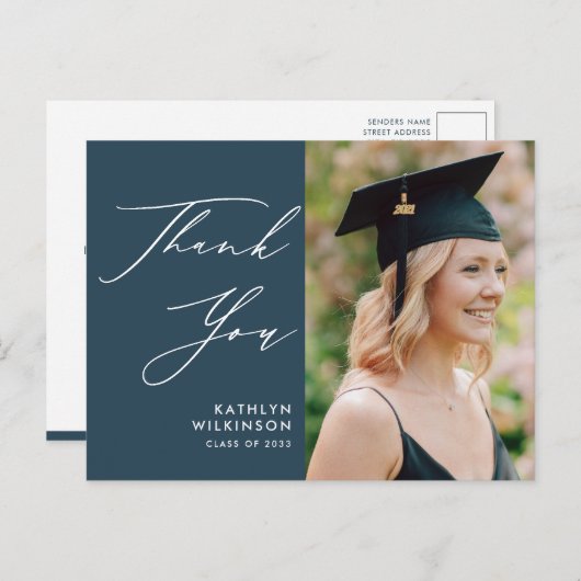 Dusty Blue Elegant Script Afstuderen Hartelijk dan Briefkaart (Voorkant / Achterkant)