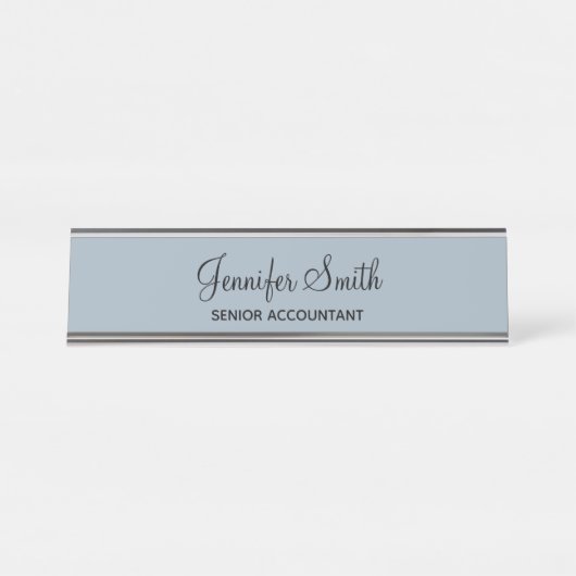 Dusty Blue Elegant Script Bureau Naambordje (Voorkant)