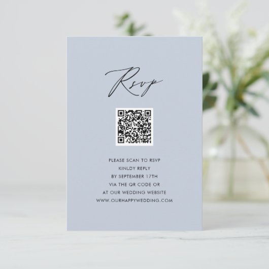 Dusty Blue Elegant Script Eenvoudige QR bruiloft R RSVP Kaartje (Staand voorkant)