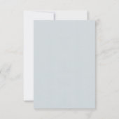 Dusty Blue Elegant Script Minimalistische bruiloft RSVP Kaartje (Achterkant)