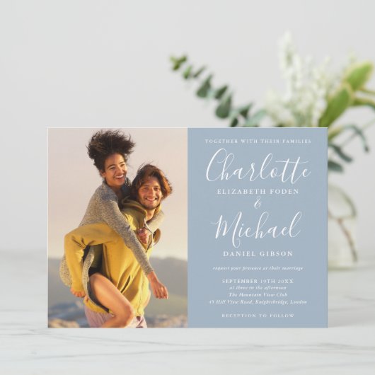 Dusty Blue Elegant Script Photo Weduwen in één Kaart (Staand voorkant)