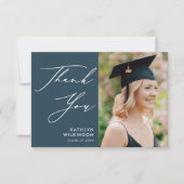 Dusty Blue Elegant Script Simple Photo Afstuderen Bedankkaart (Voorkant)