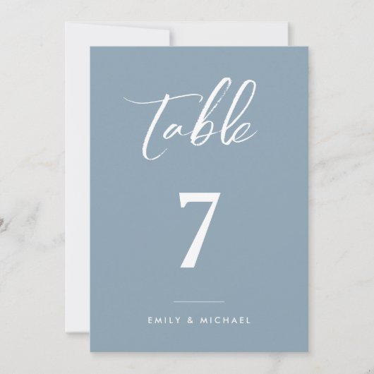 Dusty Blue Elegant Trouwtafel Nummer Kaart (Voorkant)