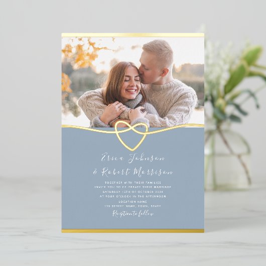 Dusty Blue en Gold bruiloft uitnodiging met foto (Staand Voorkant)
