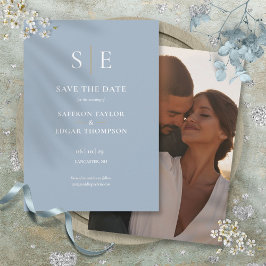 Dusty Blue en Gold Monogram Foto Weddenschap Save The Date