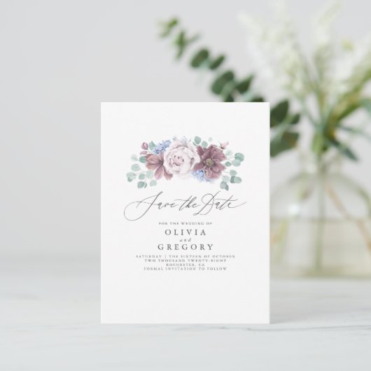 Dusty Blue en Mauve Floral Save The Date Kaart (Staand voorkant)