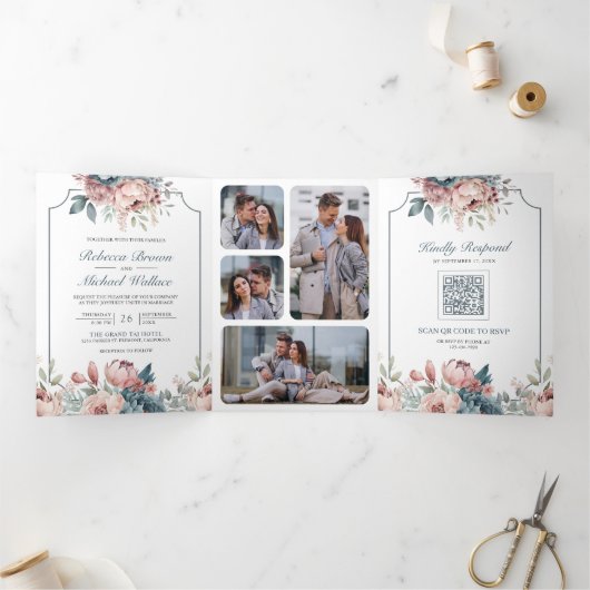 Dusty Blue en Pink Floral QR Code Weddenschap Drieluik Uitnodiging (Binnen)