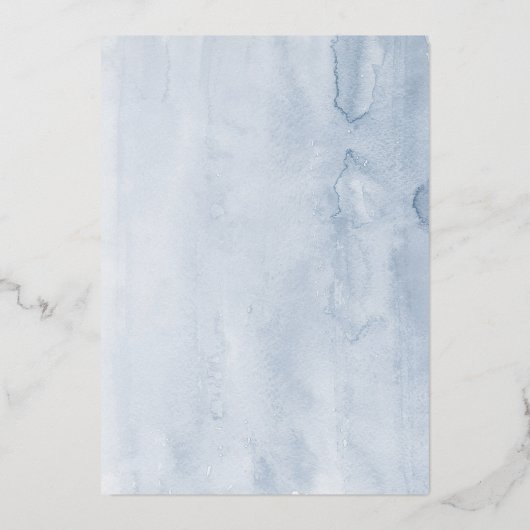 Dusty Blue en White Floral Botanical Wedding Folie Uitnodiging (Achterkant)