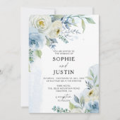 Dusty Blue en White Floral Wedding Invitation Kaart (Voorkant)
