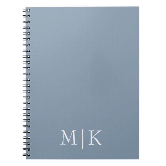 Dusty Blue en White | Modern monogram Notitieboek (Voorkant)